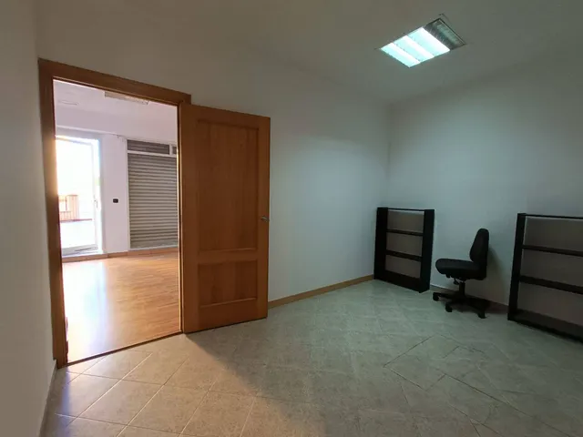 ¡Ideal para tu negocio! Alquiler de local luminoso en zona Princesa Mercedes — 10