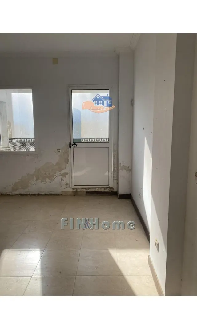 Casa adosada de 152 m2 con cochera, 3 plantas y azotea en Coria del Río — 12