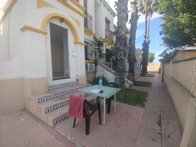 Casa adosada de un dormitorio con piscina comunitaria | Torr - foto 3