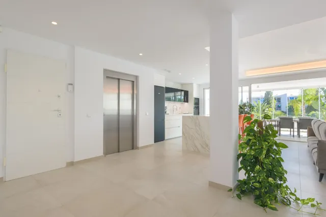 Impresionante vivienda de lujo en Benalmádena con vistas infinitas al Mediterráneo — 14