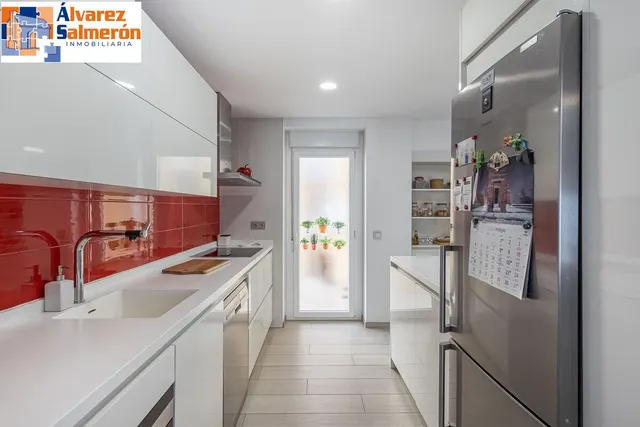 PISO COMPLETAMENTE REFORMADO EN CALLE RECOGIDAS — 13