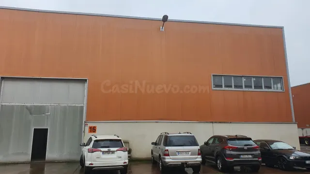 SE VENDE O SE ALQUILA NAVE SEMINUEVA EN CARRACEDELO - foto 2