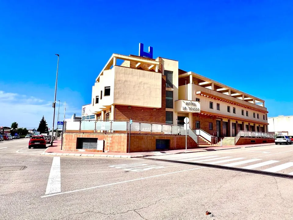 Hotel en venta en Los Montesinos