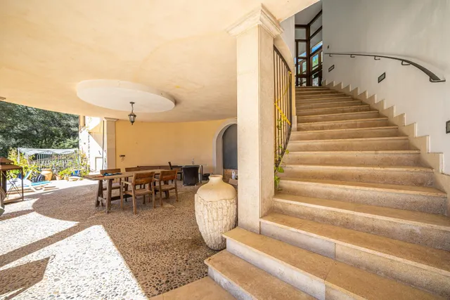 Chalet unifamiliar de 5 dormitorios y 5 baños, con piscina, garaje, ascensor y apartamento de invitados en Peguera (Calvià) — 12