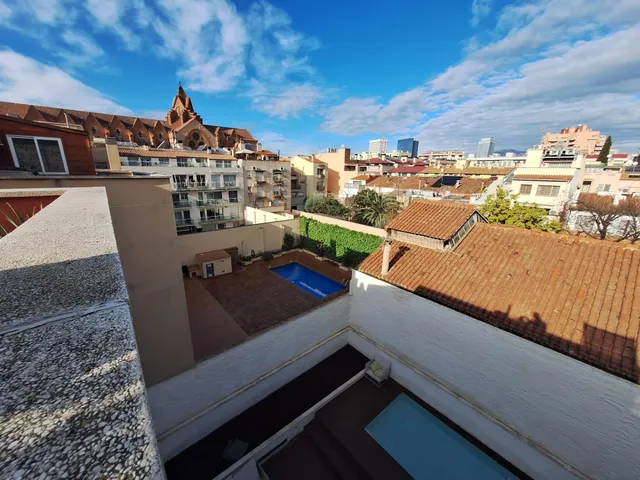 Atico centrico  en planta con terraza en duplex, trastero y piscina — 12