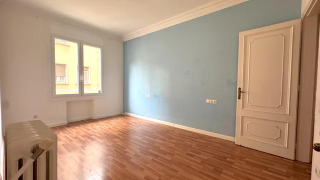 Piso Señorial en Balmes con  Doble Orientación — 45