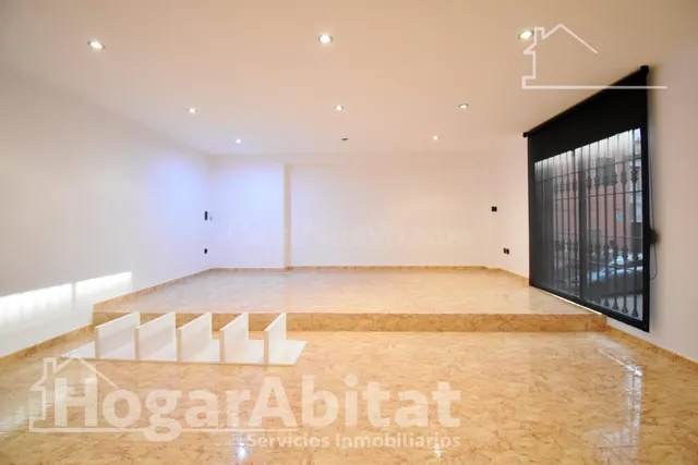 Espacio familiar y comodidad absoluta en este piso totalmente exterior con garaje privado cerrado — 3