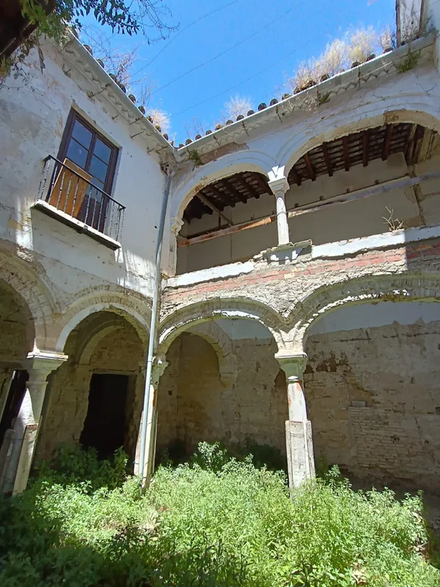 CASA SEÑORIAL EN VENTA EN PLENO CENTRO - foto 2
