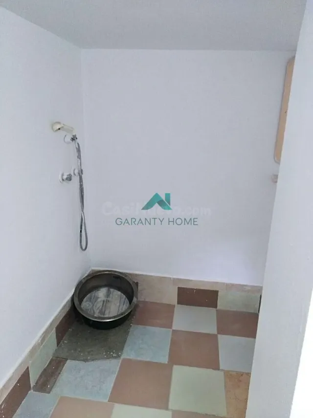 Se vende local en Laredo — 5