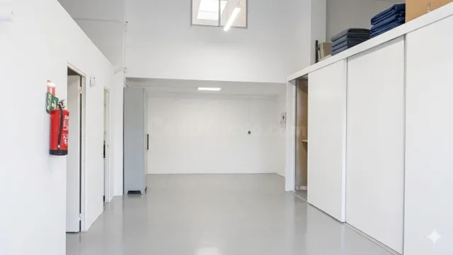 Local Comercial en Artés: Oportunidad de Negocio en Zona Cen