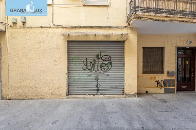 Estos dos grandes locales en pleno centro de Granada ofrecen una oportunidad única para tu negocio. — 16