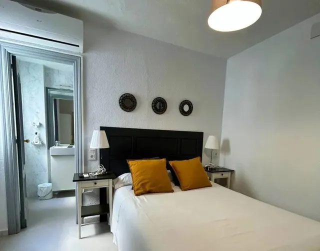 Hostal 17 habitaciones 600m² en venta - Marbella — 16