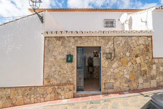 Precioso chalet en Benaque - foto 4