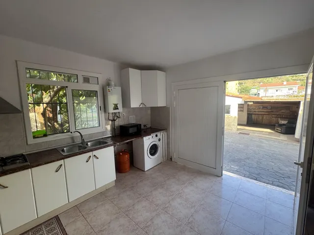 Casa con vistas, amplio espacio exterior y múltiples posibilidades en Mas Milà, Olivella — 32