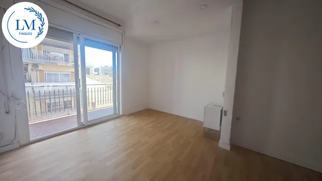 ¡Luminoso piso con gran balcón en pleno centro de Vilanova i la Geltrú! — 22