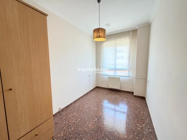 Piso con vistas en urbanización con piscina — 15