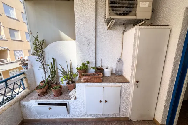 Piso en primera planta en Plaza de La Habana (Parque del Cuba) — 70 m2, 3 dormitorios, balcón amplio y patio comunitario — 10