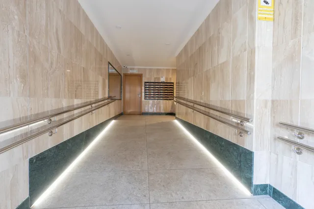 Oportunidad única en el corazón de Granada – Calle Pintor López Mezquita — 25