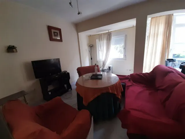 Estudiantes (chicas ). Una habitación  para compartir 220€+gastos. — 8
