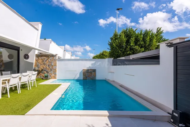 Villa de 4 dormitorios en San Pedro del Pinatar - foto 3