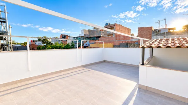 PISO PARA ENTRAR A VIVIR EN POBLENOU DE 3 habitaciones — 24
