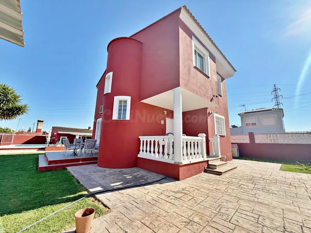 ¡Chalet de Ensueño en Llíria: Listo para Entrar a Vivir y Di - foto 4