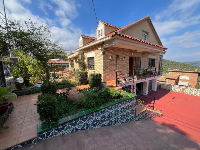 SANTA COLOMA DE CERVELLO ESPECTACULAR CASA A LA VENTA