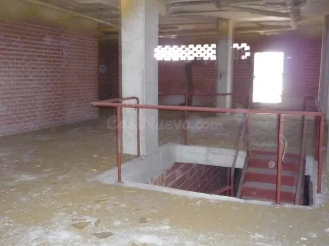 Local comercial 235m² en venta - Peñacastillo-Nueva Montaña — 5