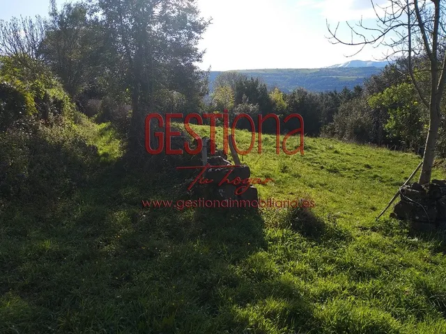 CASA PARA REFORMAR CON TERRENO. SOBA — 13