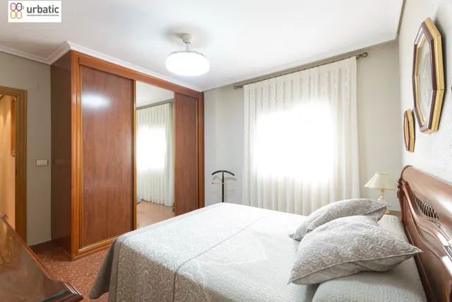 Piso de 3 habitaciones y vestidor con ascensor en el centro de Quart de Poblet — 27