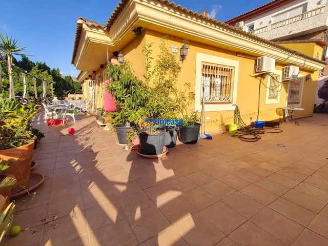 Casa amplia en primera planta, con terraza, garaje y buhardilla en Las Morillas – Puerto de la Torre — 44