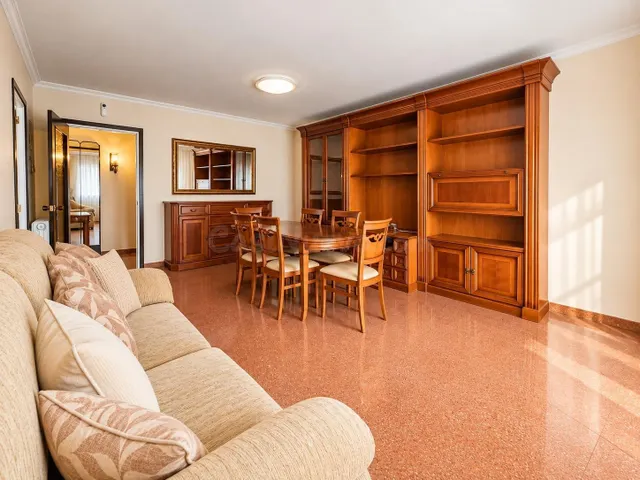 Piso de 4 habitaciones con ascensor en Manresa — 3