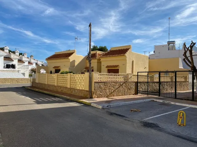 Chalet en venta en Puerto Rey (Vera Playa) – A solo 200 metr