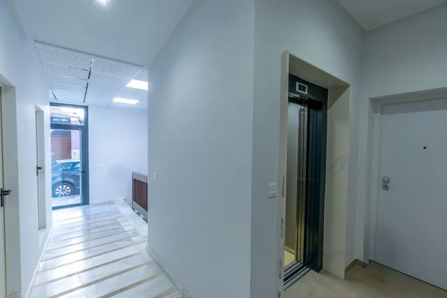 Apartamento céntrico construido en 2024 (aprox. 71 m2 - 3.ª planta) con piscina en la azotea, a solo 250 m de Piscinas Naturales/Playa del Cura, ¡y con licencia turística! — 27