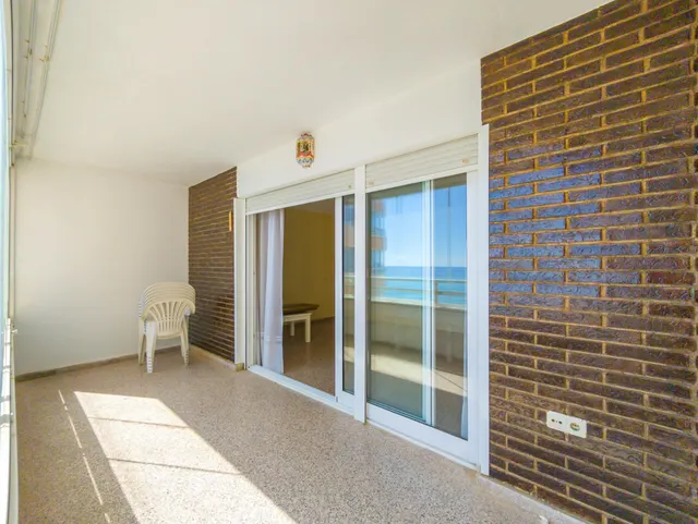 Apartamento en primera línea de playa en La Mata, con vistas al mar y plaza de garaje incluida. — 12