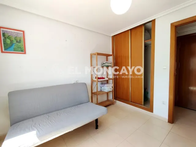 Fantástico apartamento con vistas al mar en Torrevieja, Alicante — 21
