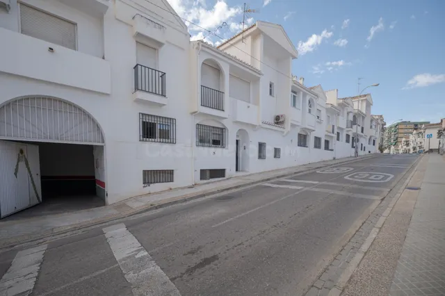 Amplio piso en Cervantes con garaje y trastero - foto 2