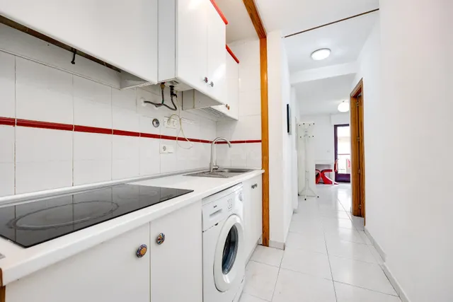 Estudio de 49 m2 en Cuarta Planta con Terraza Orientada al E - foto 4