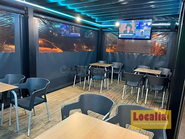 Bar Cafetería con cocina y terraza en Torrelavega - foto 2