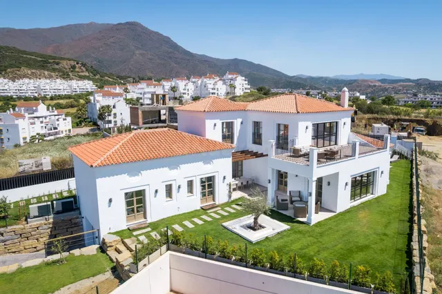 VILLA DE LUJO ESTEPONA, URB. VALLE ROMANO - foto 5