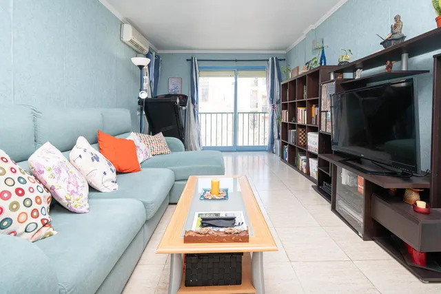 Piso luminoso con 4 habitaciones y 2 baños — 16