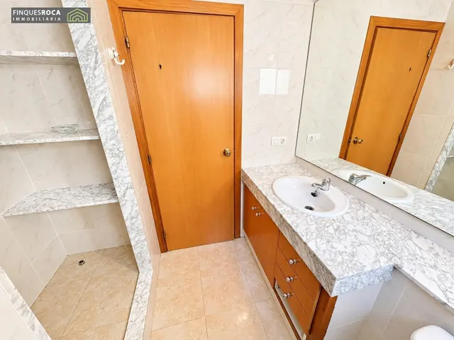 Exclusivo ático esquinero con 121 m2 de terraza y vistas al mar en la ràpita — 24