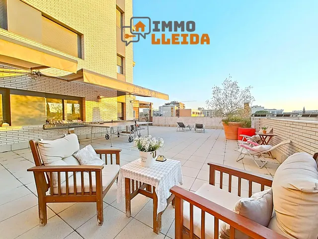 EXCLUSIVO Piso Parc de lAigua con gran terraza, parking y trastero — 2