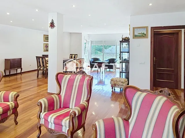 Estupendo chalet de 998 m2 de parcela y 620 m2 de vivienda. — 7
