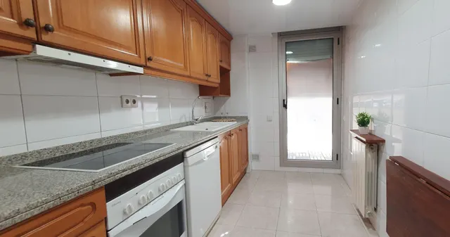 Semi-nuevo en l´eixample  3 habitaciones, pk doble y trastero — 12