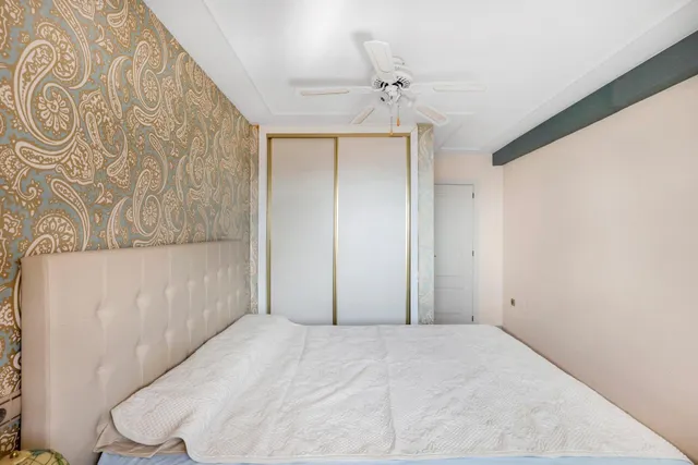 Apartamento en venta en Torrevieja, ubicado en la zona de La Loma, a pocos minutos a pie de la Playa del Cura. Primera línea de mar! — 21