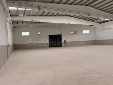 NAVE INDUSTRIAL  EN REUS CON GRAN PATIO PRIVADO — 3