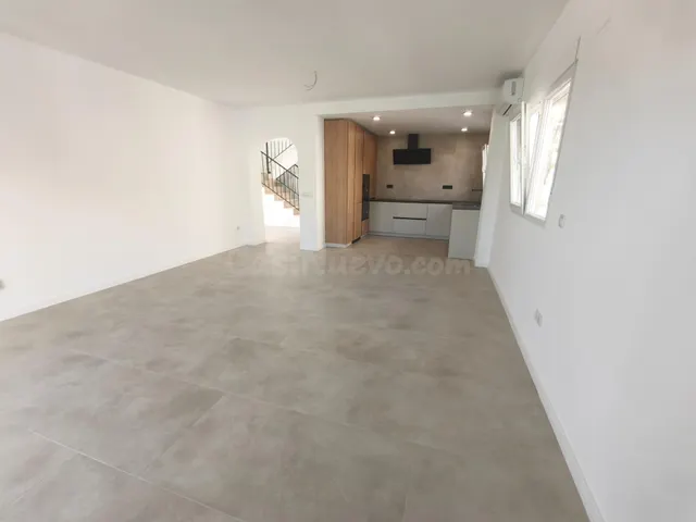 Adosado en pueblo acantilado- Campello. — 18
