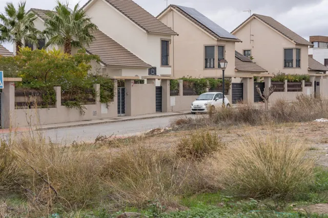 VENTA DE PARCELA EN LA URBANIZACIÓN CAÑADAS DEL PARQUE — 37