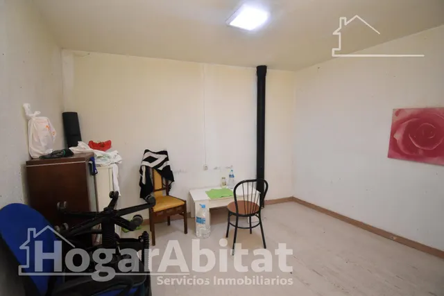 AMPLIA CASA PARA REFORMAR CON 7 DORMITORIOS EN EL CENTRO — 17